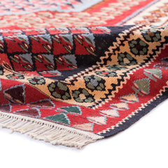Senneh Kilim (6.2 x 8.9)ft
