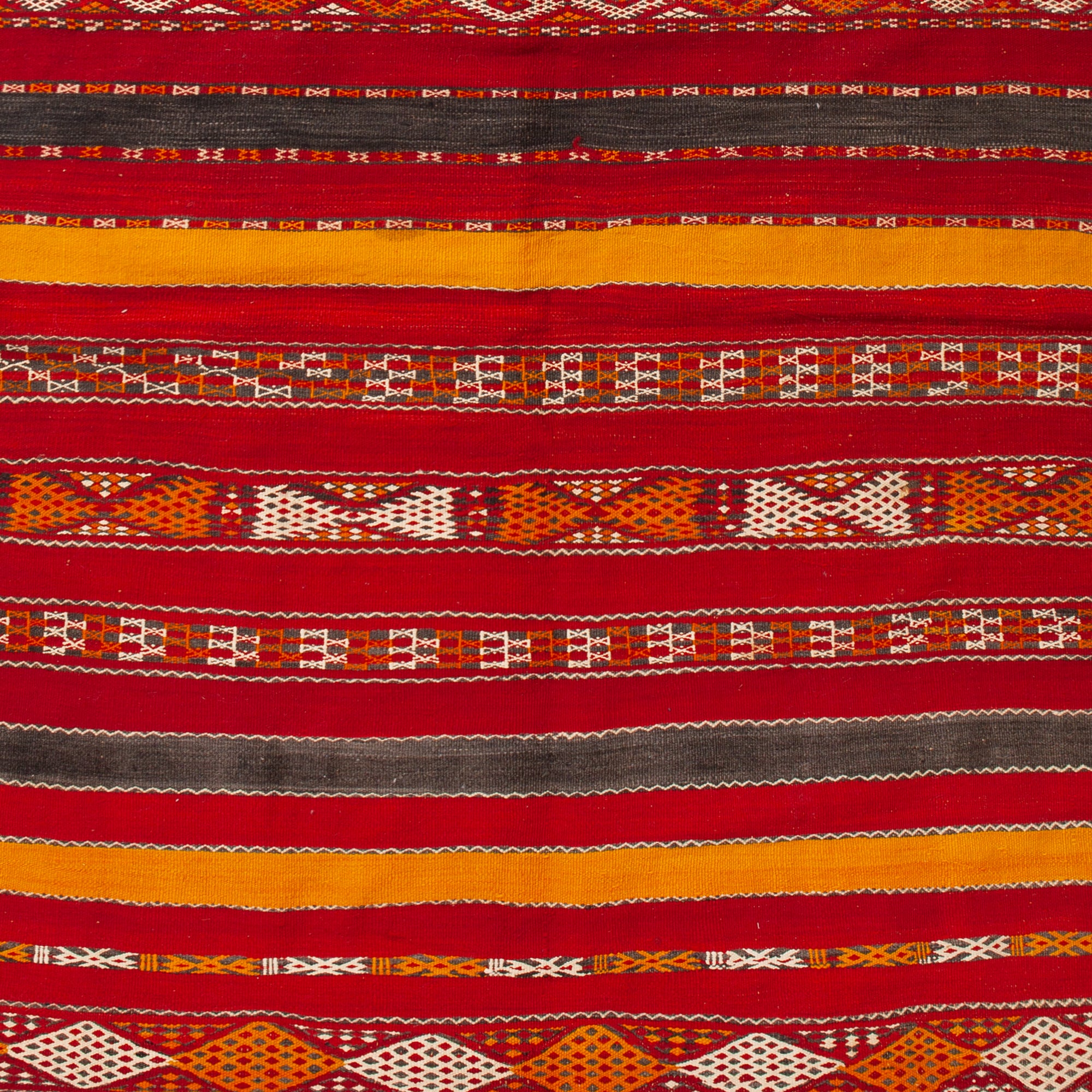 5'2" x 9'4"  Moroccan Zemour Kilim