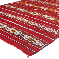 5'1" x 10'8"  Moroccan Zemour Kilim