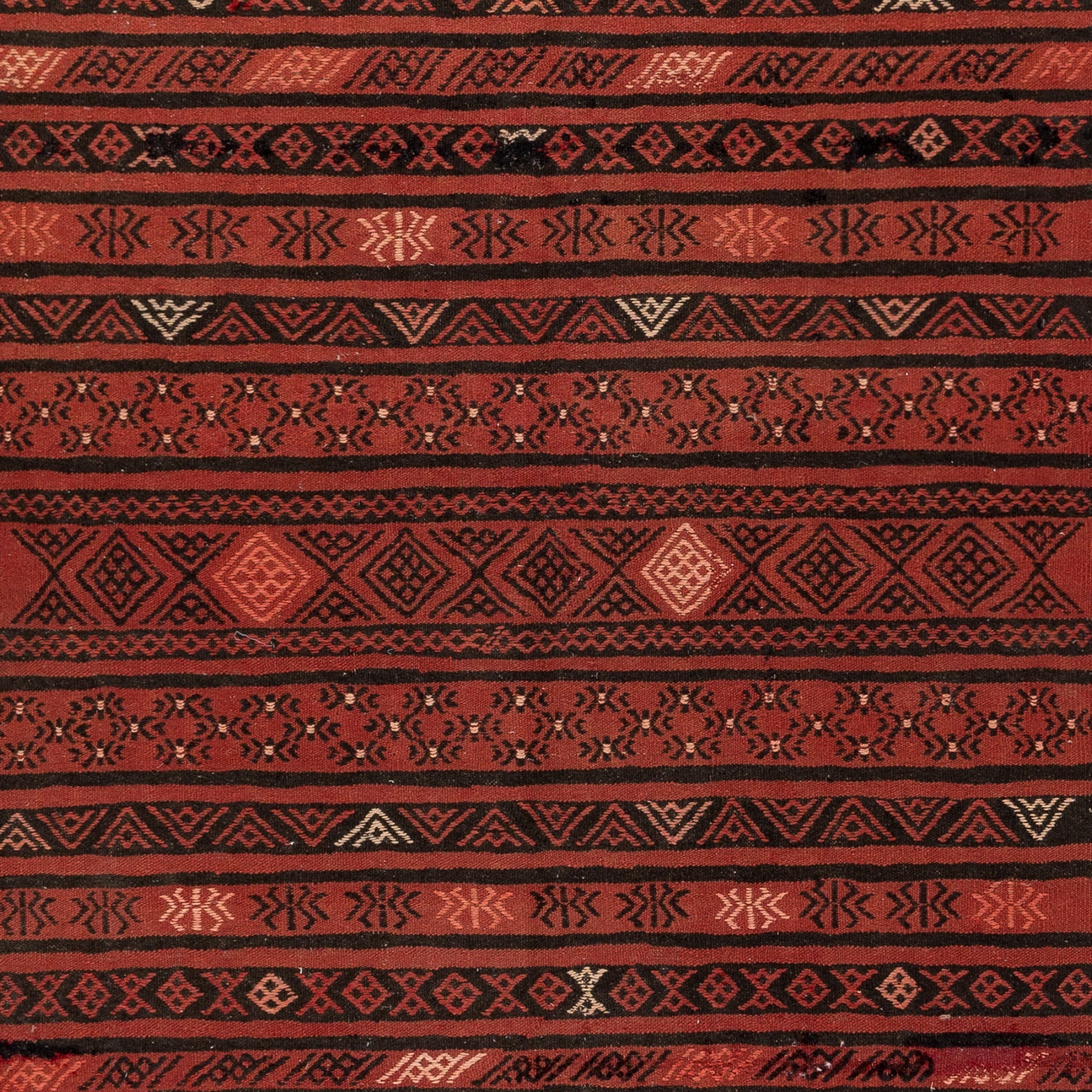 Golbarjasta Kilim (3.9 x 8.9)ft